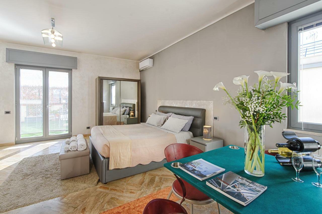 Penthouse Station Luxury Suites & Apartment บรินดิซิ ภายนอก รูปภาพ