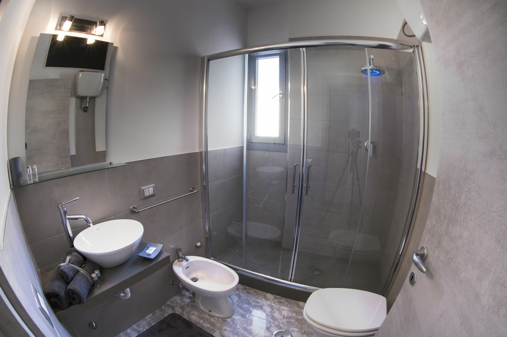 Penthouse Station Luxury Suites & Apartment บรินดิซิ ภายนอก รูปภาพ