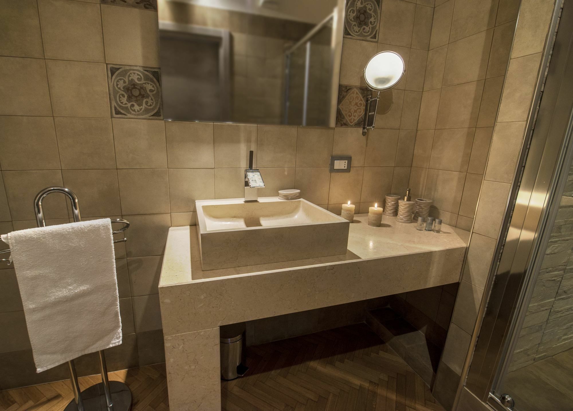 Penthouse Station Luxury Suites & Apartment บรินดิซิ ภายนอก รูปภาพ